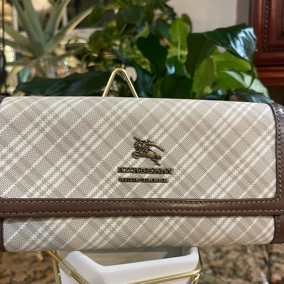 BURBERRY BLUE LABEL. Like New condition. EUC - Picture 3 of 9